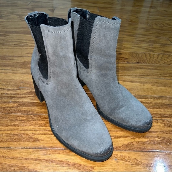 Sam Edelman Shoes - Sam Edelman Gray Suede Chunky Heeled Ankle Booties Size 9.5